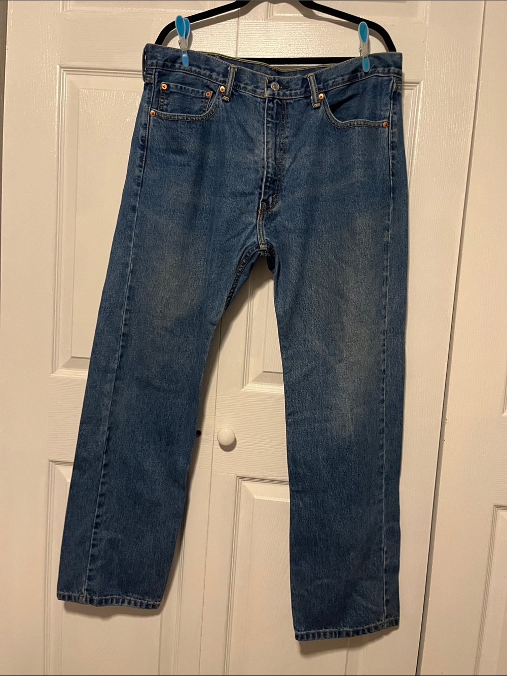 Levi's Men's 505 Straight Jeans in Medium Wash W38 L32